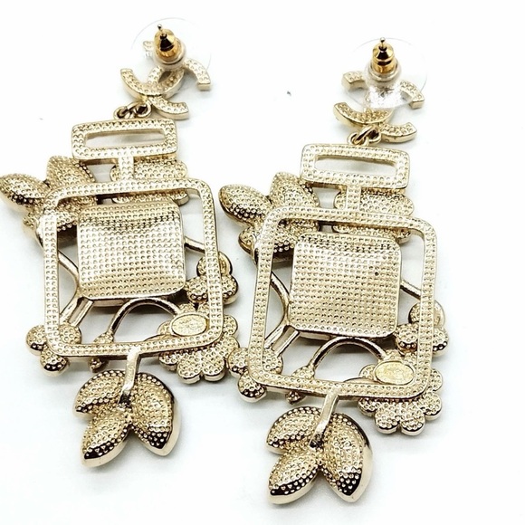 Chanel Vintage Floral Earrings - Picture 3 of 9